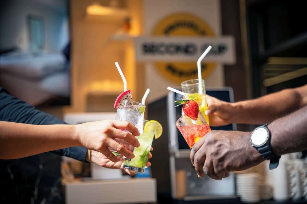 Kyriad Muscat, Food and drink