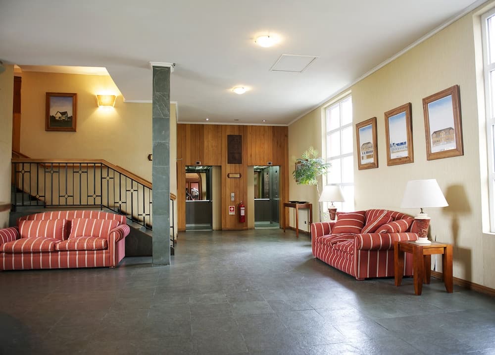 Park Inn by Radisson Puerto Varas, Lobby