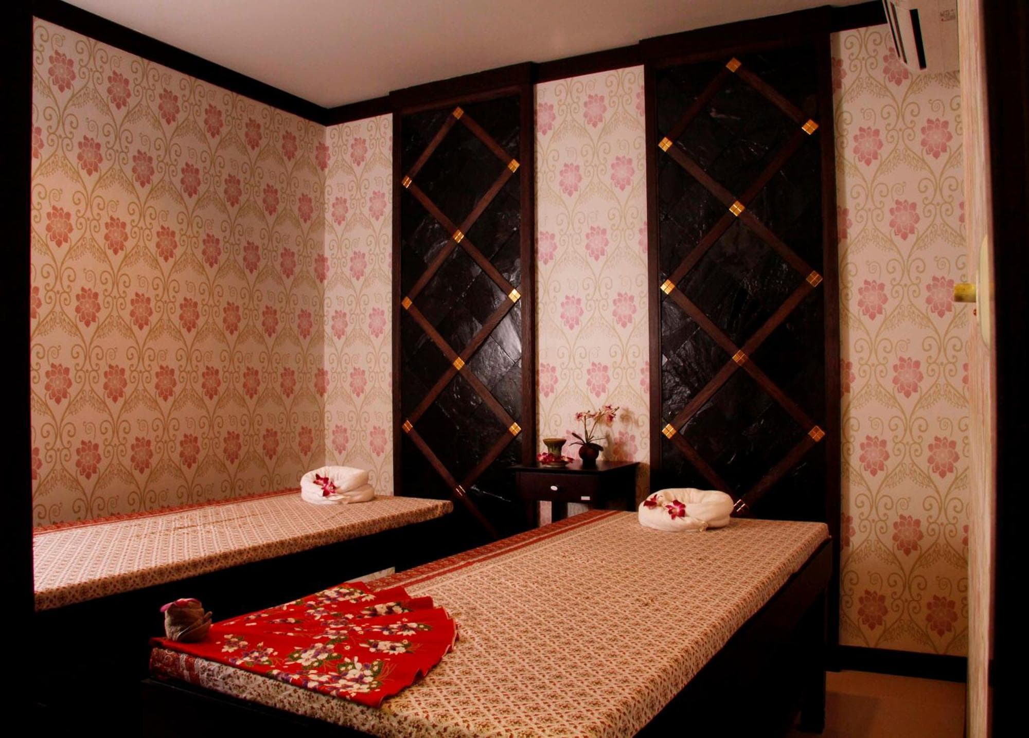 Kata Sea Breeze Resort - SHA Plus, 