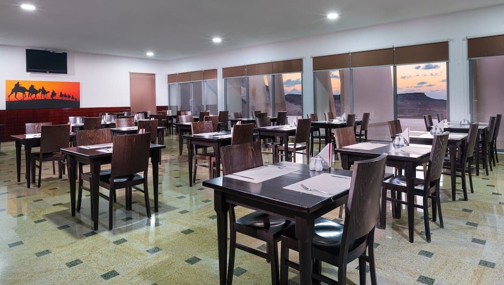 Ras Al Jinz Turtle Reserve, Dining