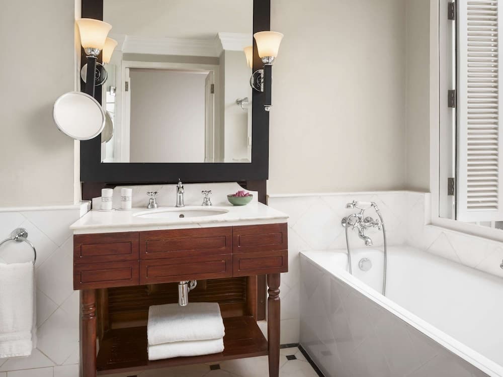 Raffles Hotel Le Royal, Room