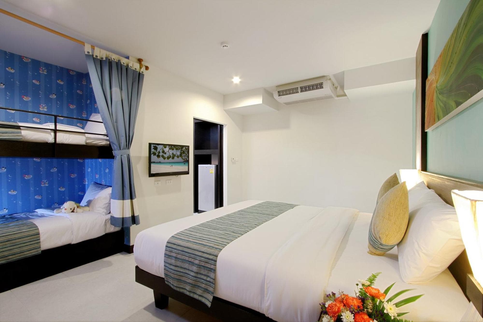 Kata Sea Breeze Resort - SHA Plus, 