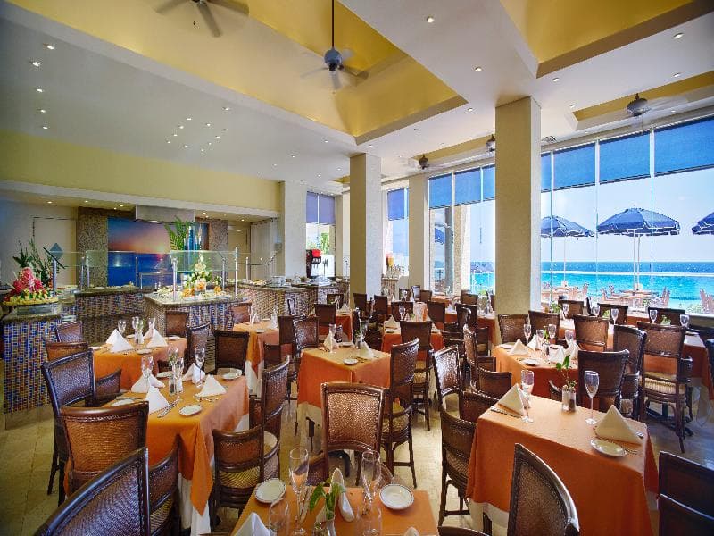 Occidental Tucancun, RES