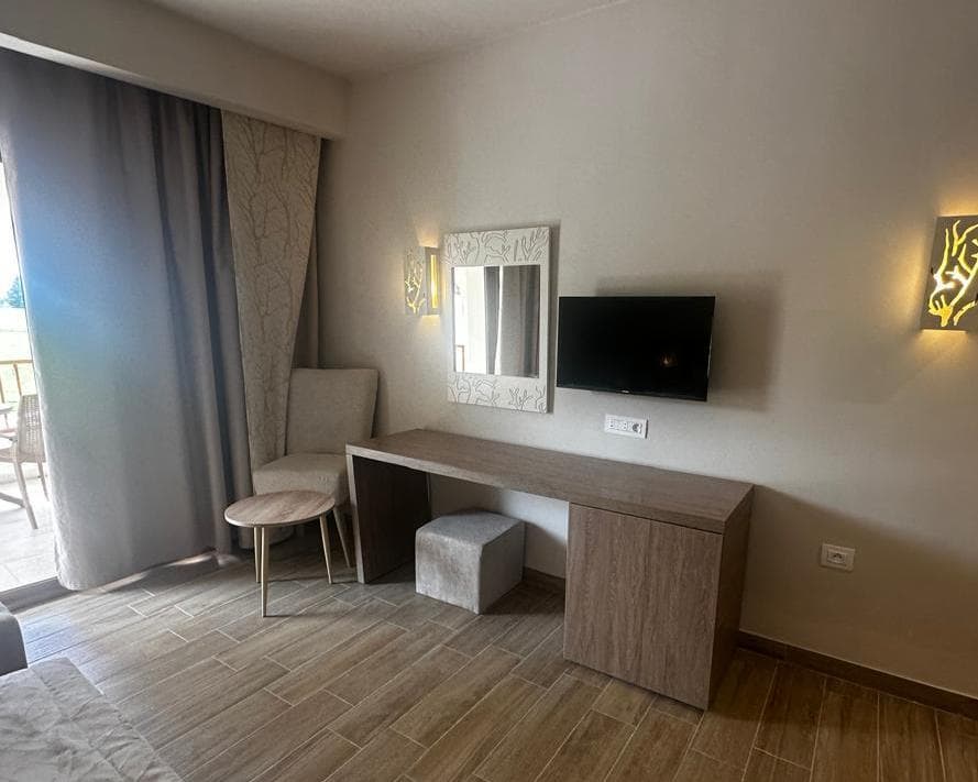 CHARME HOTELS LA FORET AIN DRAHAM, 