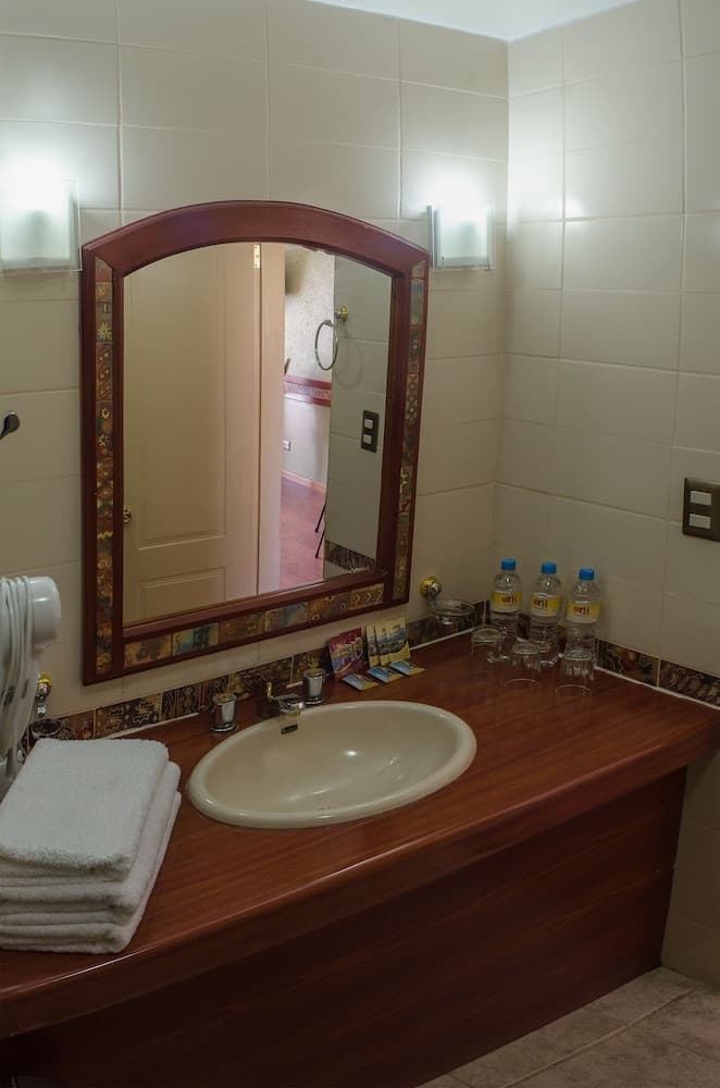 Taypikala Hotel Lago, Bathroom