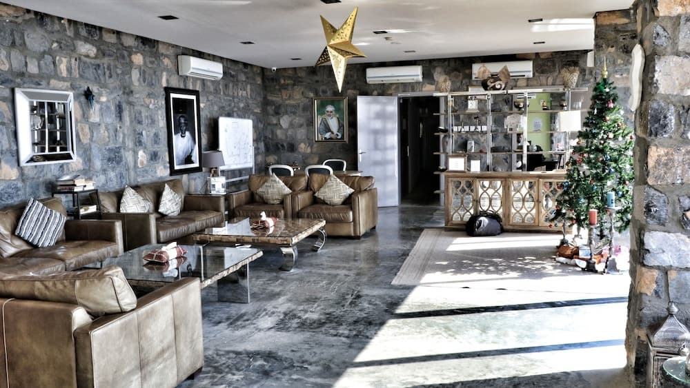 The View, Lobby sitting area