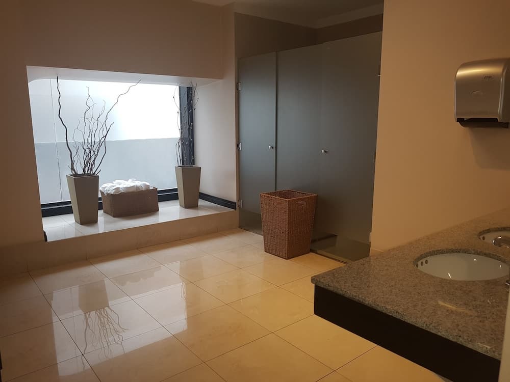 Savoy Hotel, Gimnasio