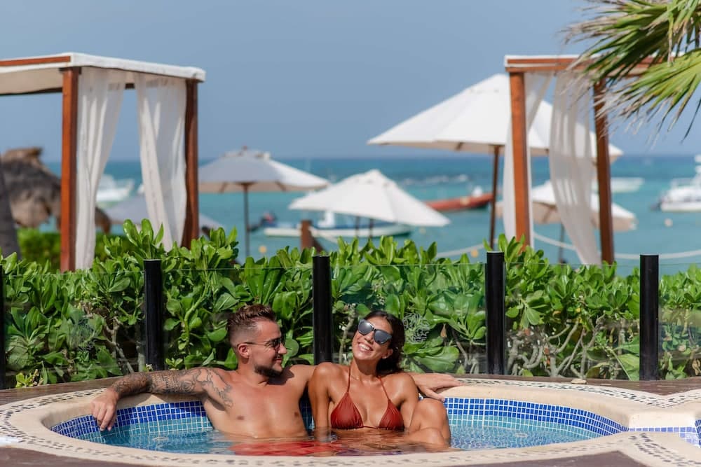 The Reef Coco Beach Resort & Spa- Optional All Inclusive, Outdoor pool