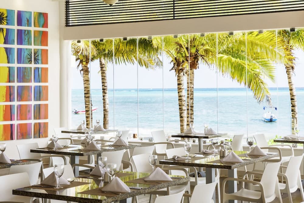 The Reef Coco Beach Resort & Spa- Optional All Inclusive, Buffet