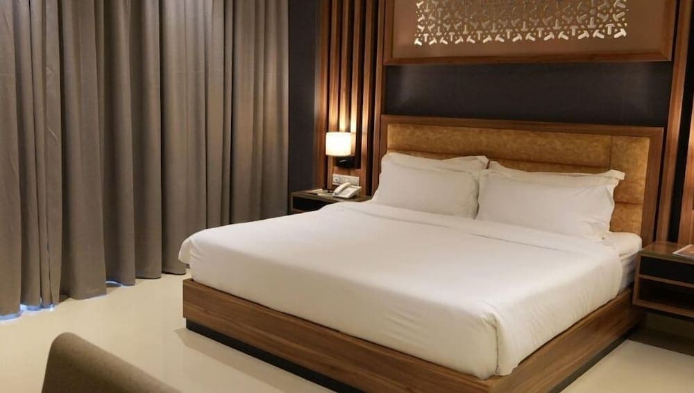 The Plaza Hotel and Resort, Room