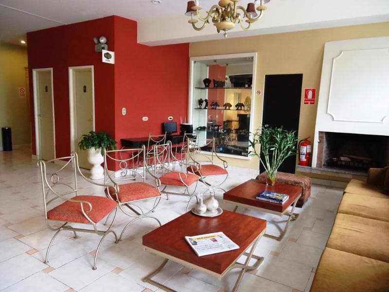 Leon de Oro Inn and Suites, GEN