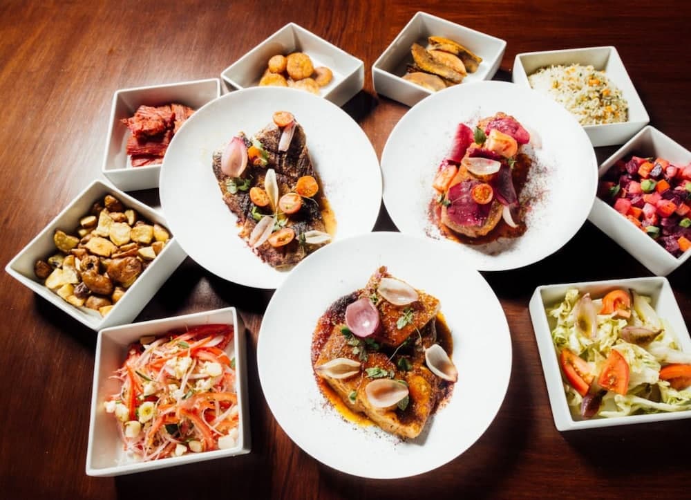 Atix Hotel, Food and Drink