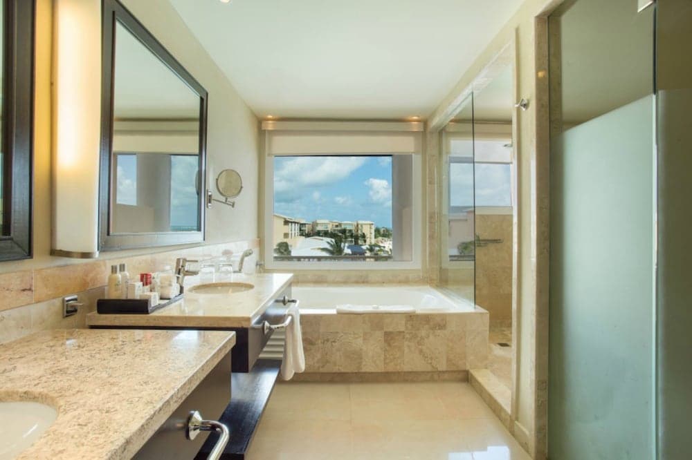 Dreams Jade Resort & Spa - All Inclusive, Bathroom