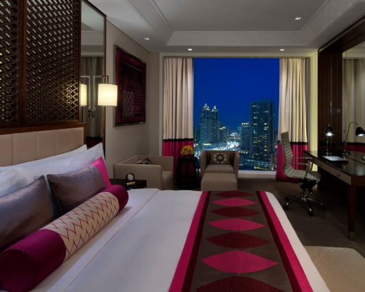 TAJ DUBAI HOTEL*, 
