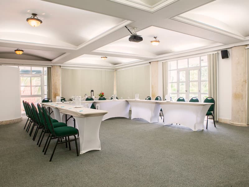 Las Americas Casa de Playa, CON