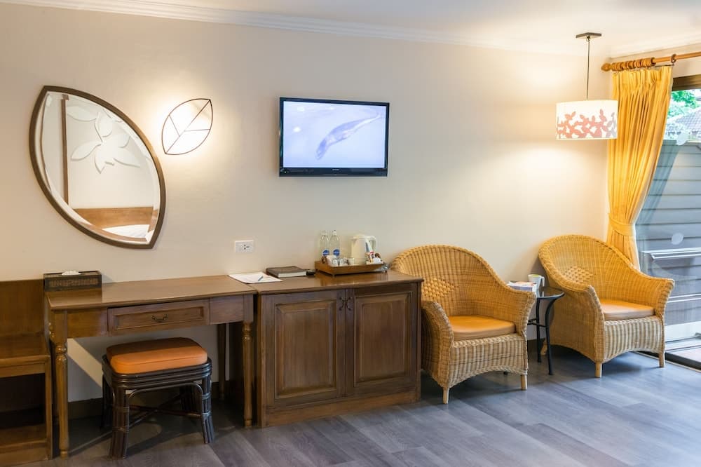 The Leaf On The Sands by Katathani, Living area