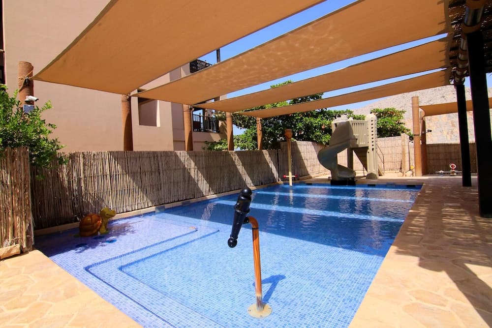 Atana Musandam, Pool