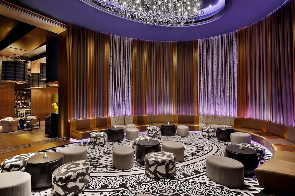 W Muscat, Restaurant