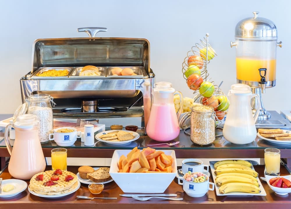 Hotel LP Columbus, Buffet