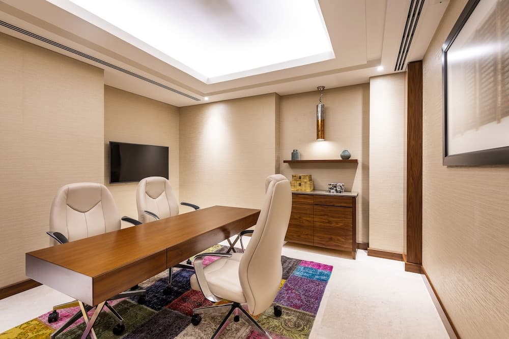 Crowne Plaza Muscat OCEC, an IHG Hotel, Room