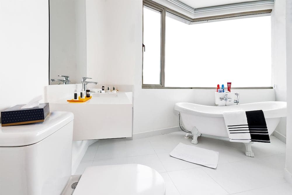 TRYP BY WYNDHAM CUENCA ZAHIR, Bathroom