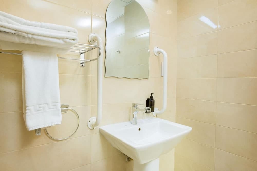 City Hotel Duqm, Bathroom
