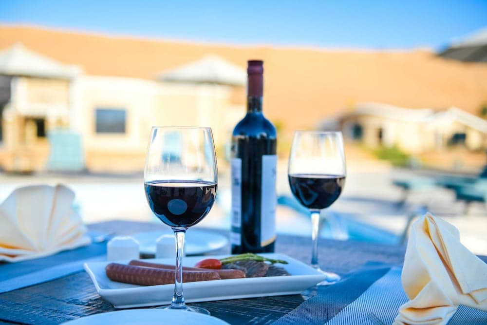 Arabian Nights Resort & Spa, Bar (on property)