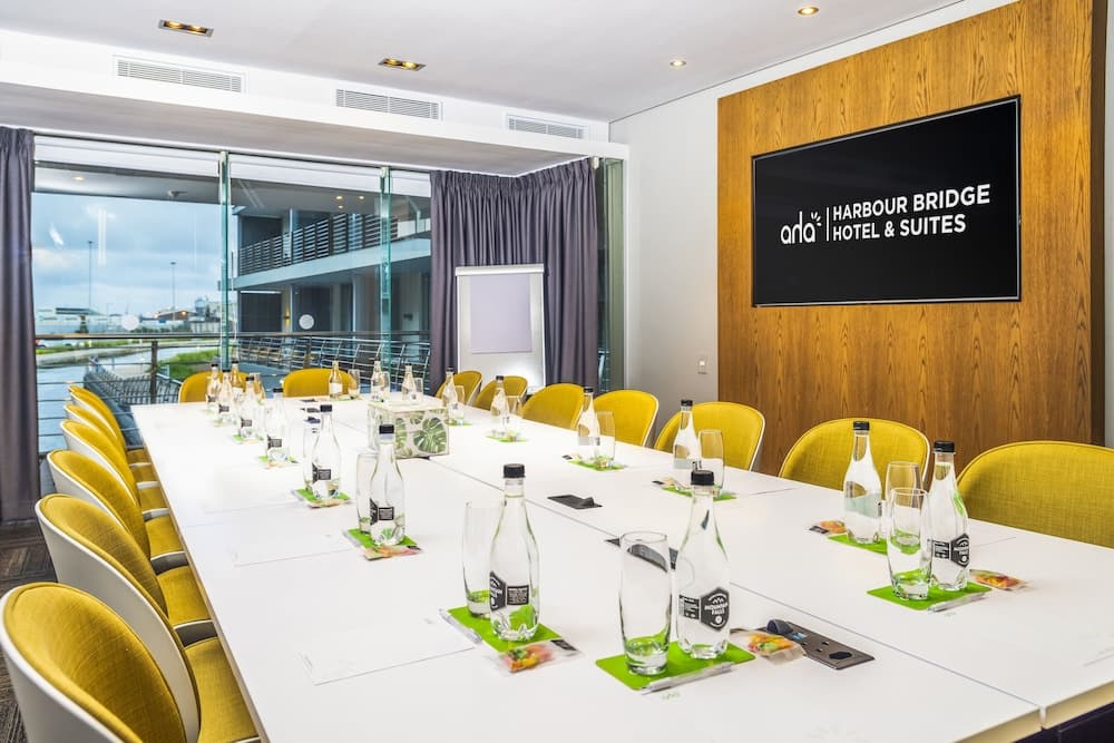 aha Harbour Bridge Hotel & Suites, Meeting facility