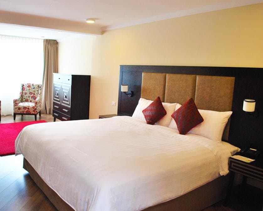 QUINDELOMA ART HOTEL & GALLERY, 