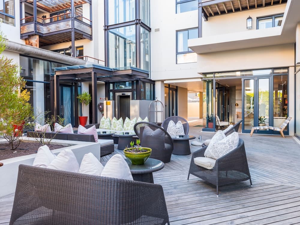 aha The Rex Hotel, Food court