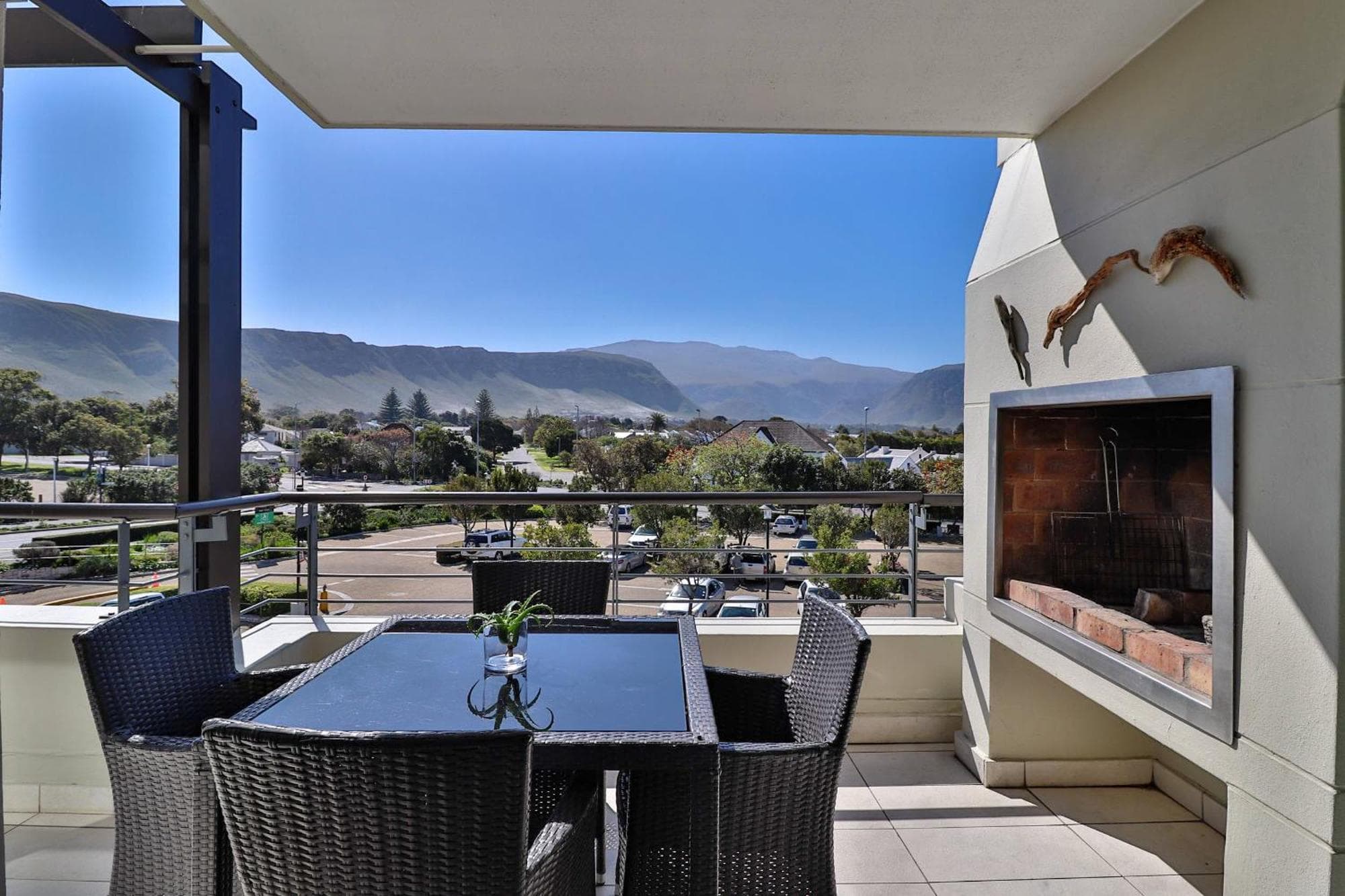 Whale Coast All-Suite-Hotel , 