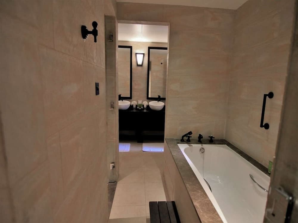 Atana Musandam, Room