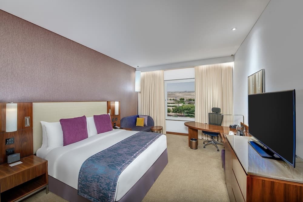 Crowne Plaza Muscat OCEC, an IHG Hotel, Room