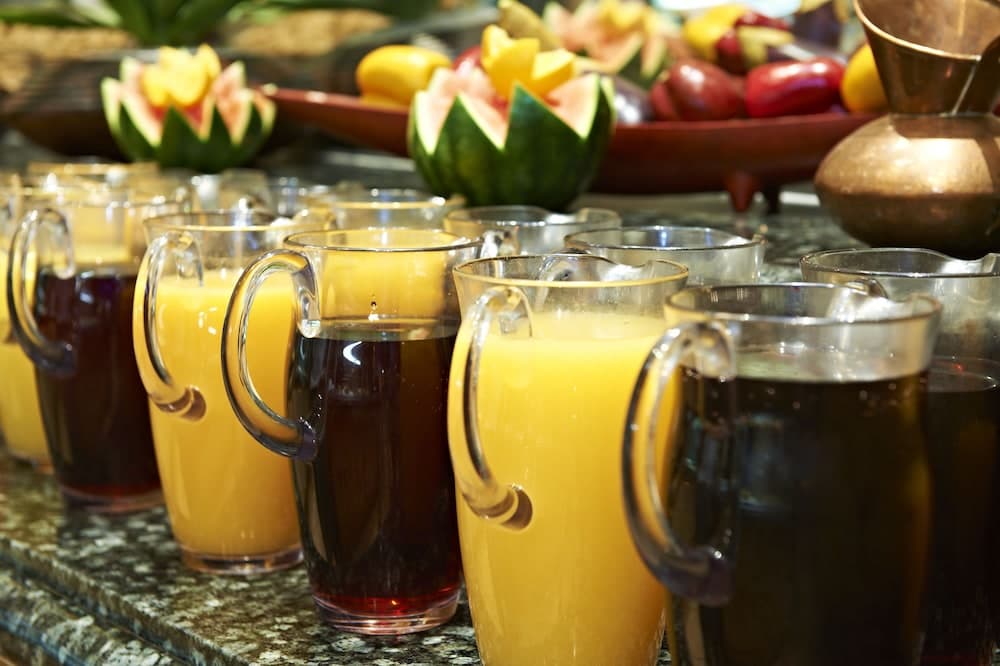 Peermont Metcourt at Emperors Palace, Breakfast area