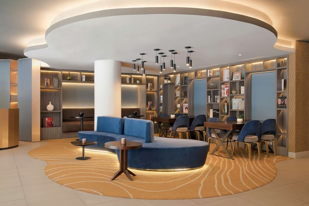 NH 9 de Julio ou Similar, Lobby