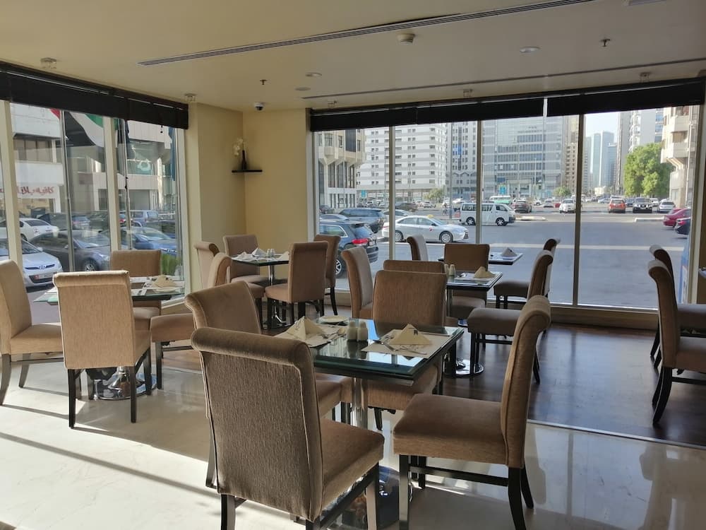 Kingsgate Hotel Abu Dhabi, Breakfast meal