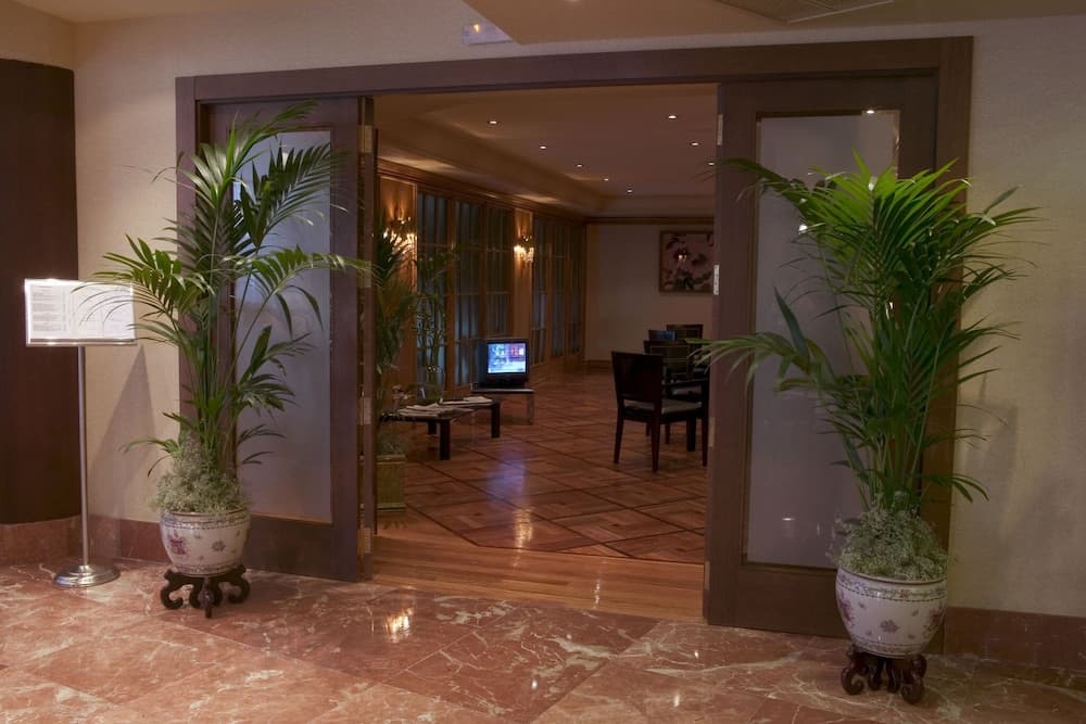 Crisol Almirante Bonifaz, Exterior