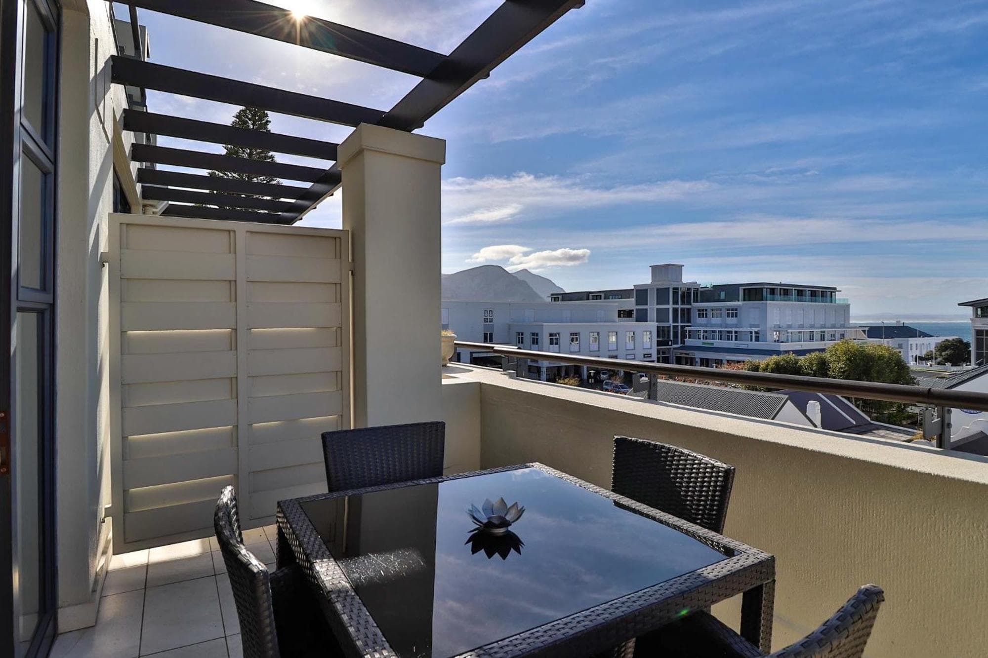 Whale Coast All-Suite-Hotel , 