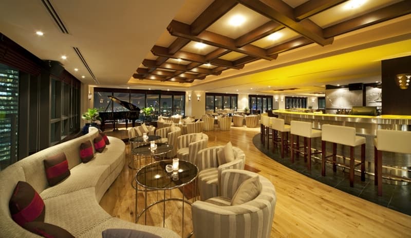 Park Regis Kris Kin Hotel, BAR