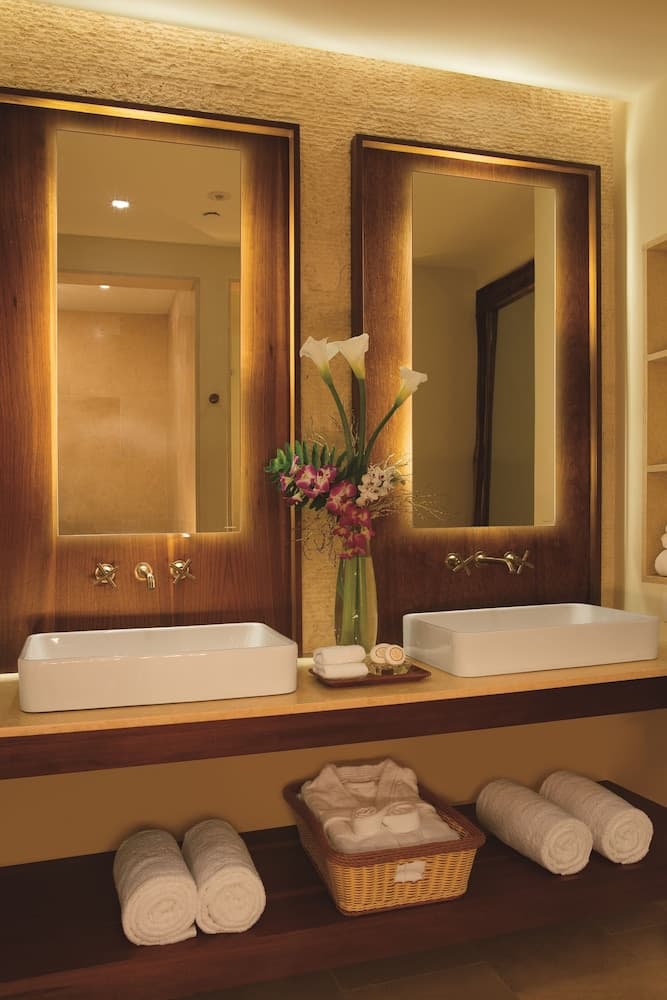 Secrets Cap Cana Resort & Spa - Adults Only - All Inclusive, Bathroom