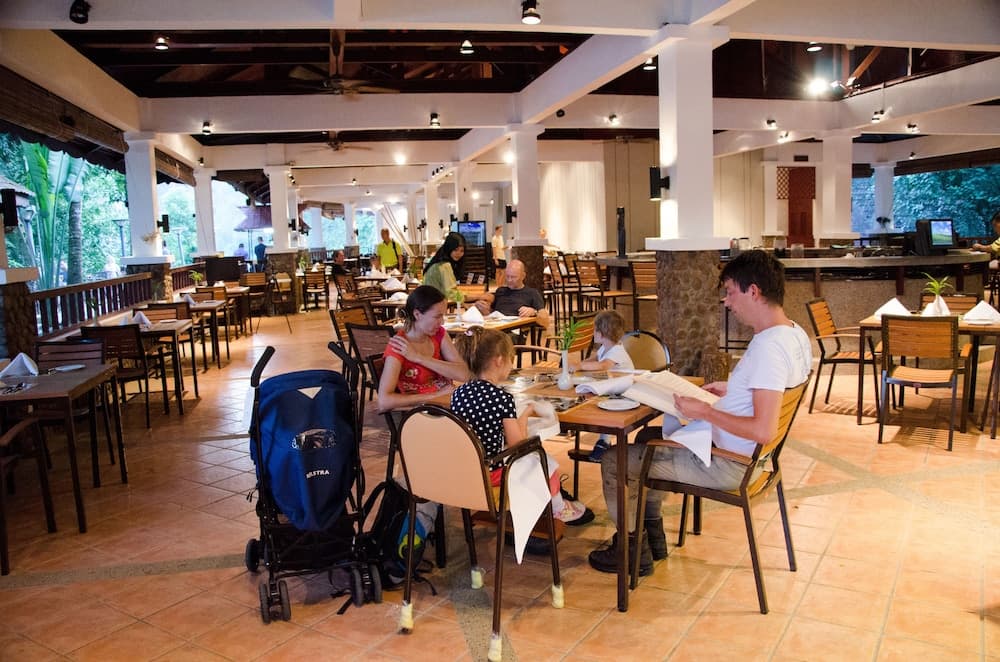 Mutiara Taman Negara, Dining