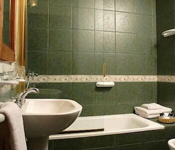 Campanilla Hotel, Bathroom