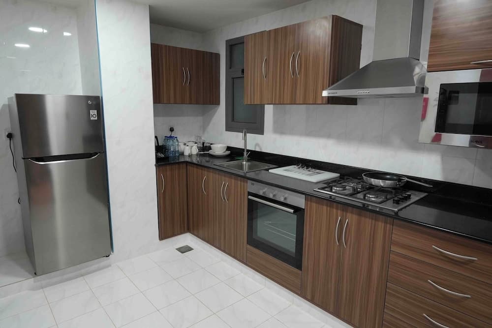 The Plaza Hotel and Resort, Private kitchen