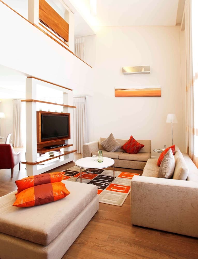 DoubleTree by Hilton Cape Town - Upper Eastside, Room