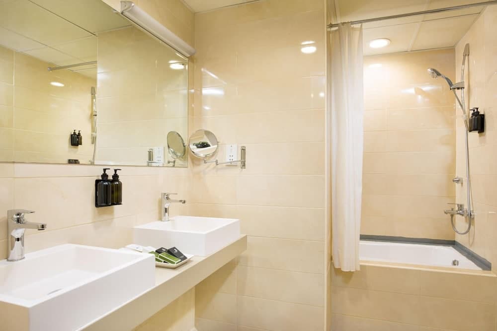 City Hotel Duqm, Bathroom