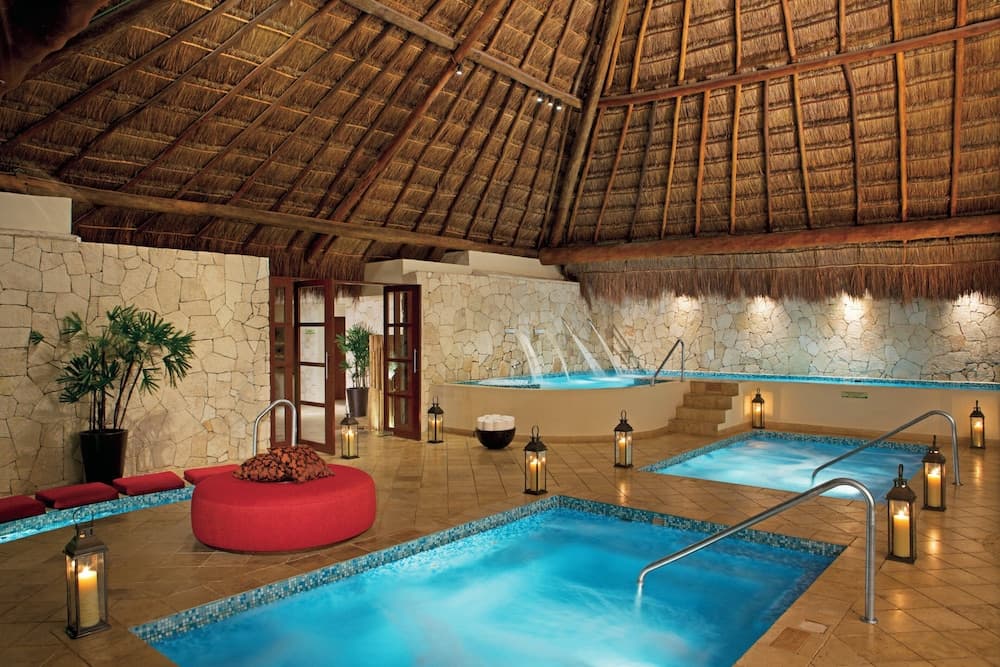 Dreams Sapphire Resort & Spa - All Inclusive, Indoor spa tub