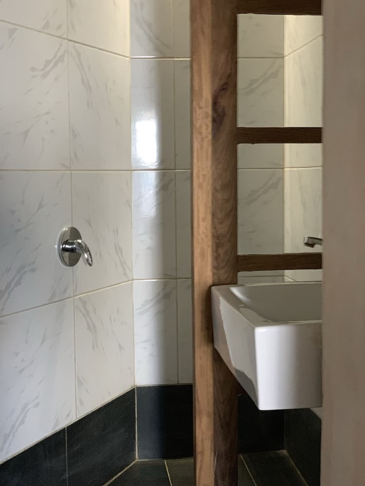 Café Central - Pousada, Banheiro