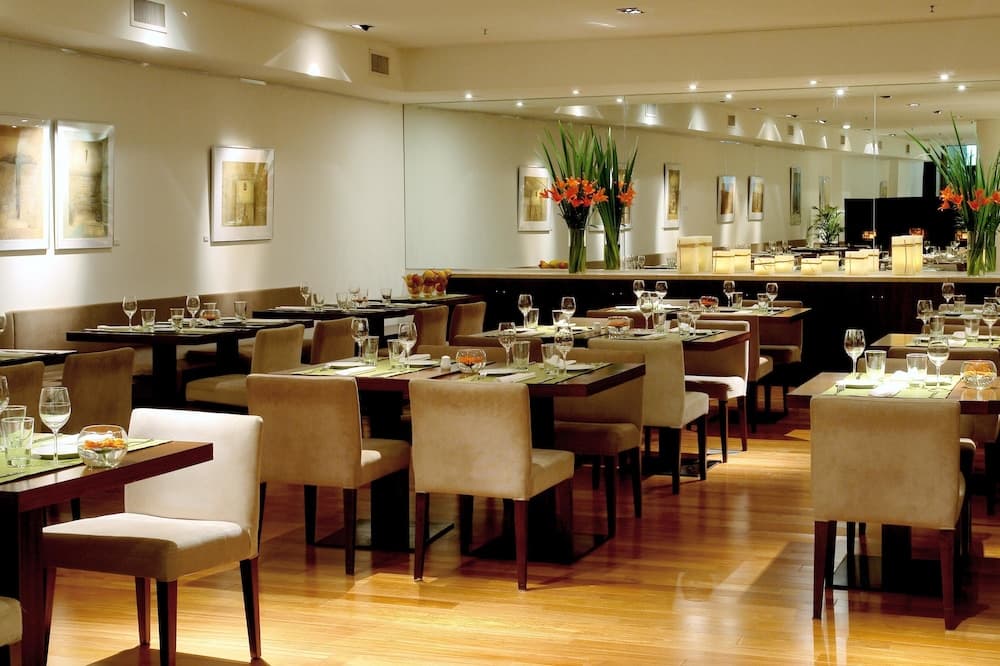 Dazzler by Wyndham Buenos Aires San Martin, Restaurante