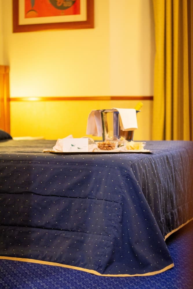 Pacific Hotel Fortino , Room