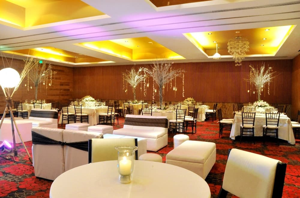 *Emporio Veracruz Hotel, Dining